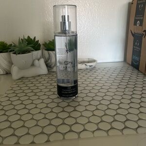 ALFRED SUNG Shi Fine Fragrance Mist - Black and Silver